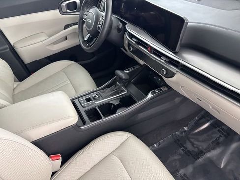 Certified 2025 Kia Sorento S AWD/4WD image 23