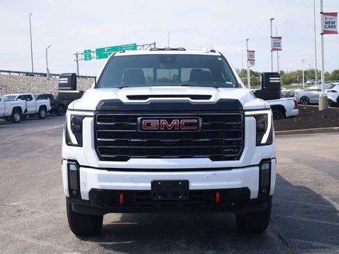 Used 2024 GMC Sierra 2500 AT4 w/ AT4 Premium Plus Package AWD/4WD image 3
