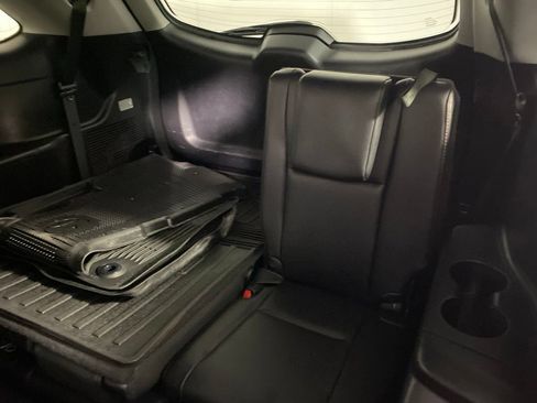 Used 2019 Toyota Highlander SE AWD/4WD image 15