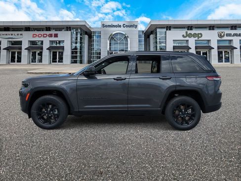 New 2026 Jeep Grand Cherokee Altitude AWD/4WD image 5