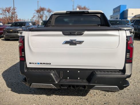 New 2026 Chevrolet Silverado EV Trail Boss image 7
