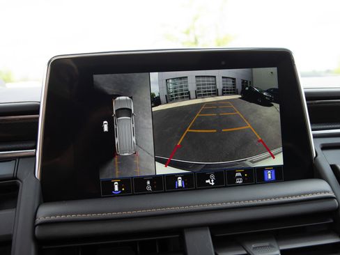 Used 2023 GMC Yukon XL AT4 w/ AT4 Premium Plus Package image 25