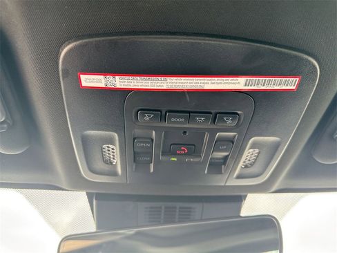 Used 2025 Toyota Camry SE image 19