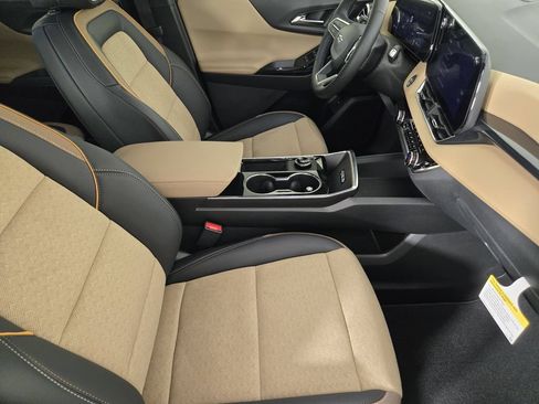 New 2026 Chevrolet Equinox ACTIV w/ Convenience Package III FWD image 15