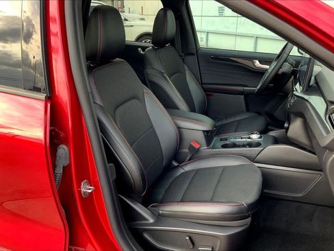 Used 2024 Ford Escape ST-Line Select w/ Tech Pack #2 image 8