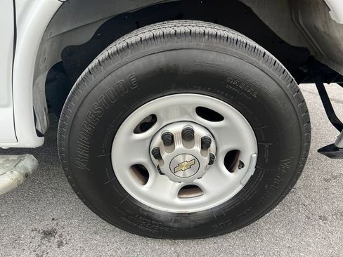 Used 2024 Chevrolet Express 2500 w/ Driver Convenience Package image 16