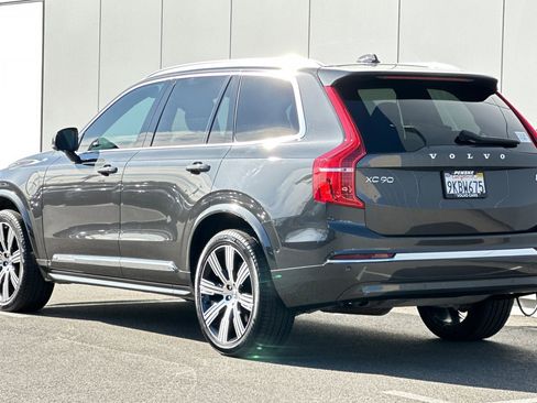 Used 2024 Volvo XC90 T8 Plus image 3