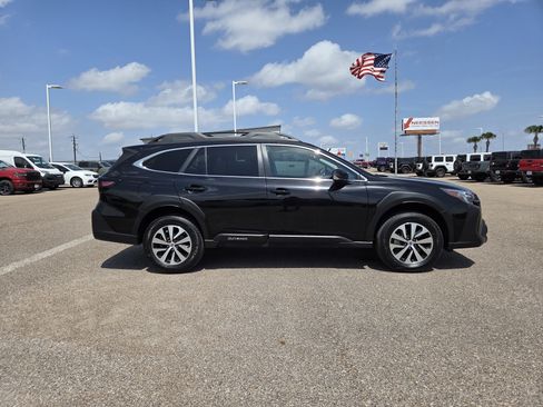 Used 2023 Subaru Outback Premium AWD/4WD image 8