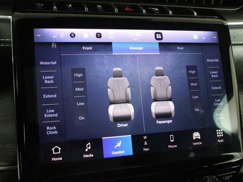 Used 2022 Jeep Grand Cherokee Overland w/ Adv Protech Group III image 38