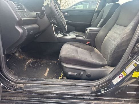 Used 2017 Toyota Camry LE image 9