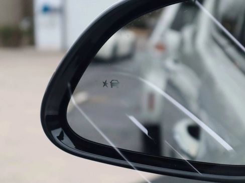 Used 2022 Chevrolet Bolt EUV Premier w/ Sun & Sound Package image 15