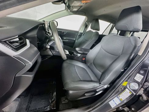 Certified 2021 Toyota RAV4 LE AWD/4WD image 11