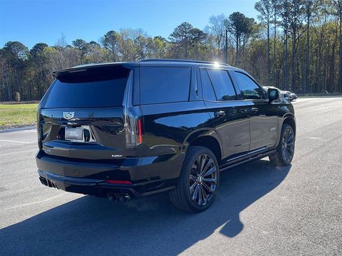 Used 2025 Cadillac Escalade V image 6