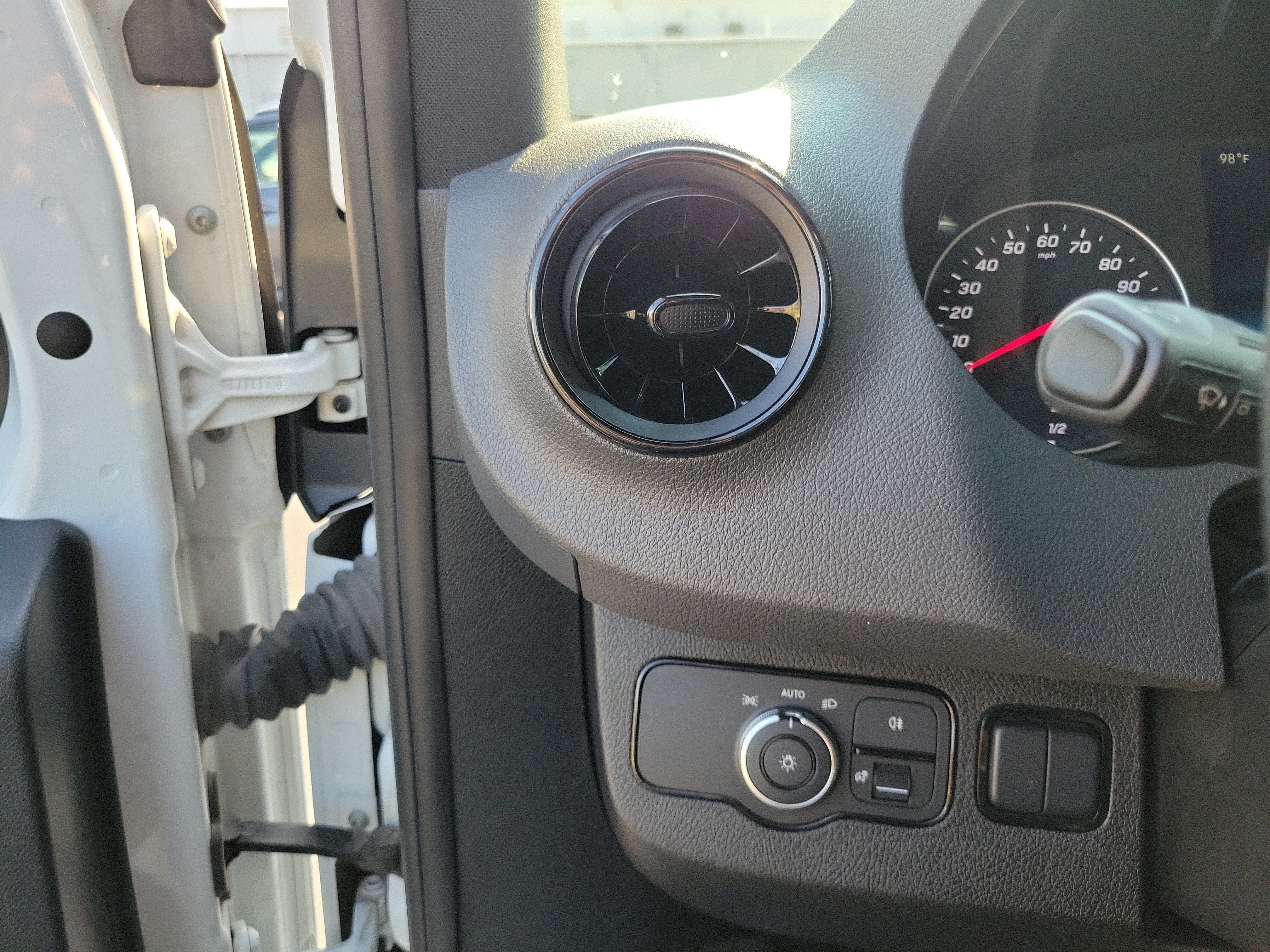 Used 2024 Mercedes-Benz Sprinter 2500 image 23