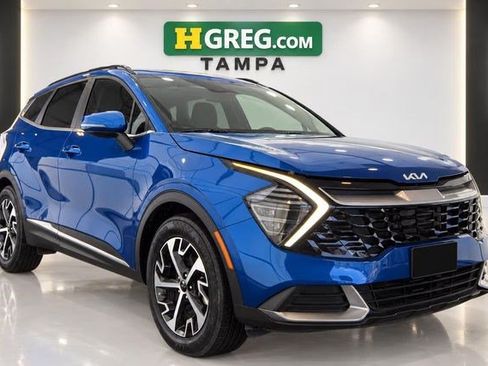 Used 2025 Kia Sportage EX FWD image 4