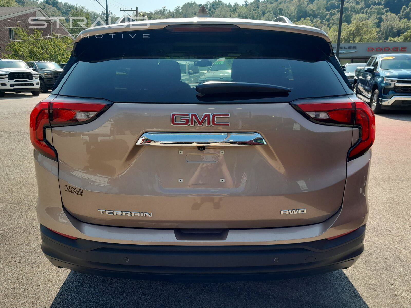 Used 2019 GMC Terrain SLE w/ Driver Convenience Package AWD/4WD image 6
