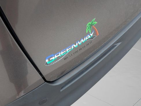 Used 2023 Toyota Sienna XLE image 21