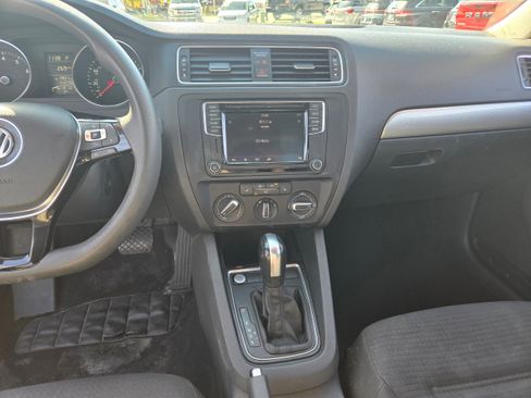 Used 2016 Volkswagen Jetta SE image 7