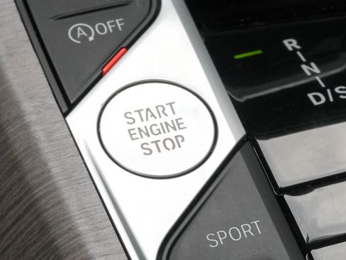 Used 2025 BMW 330i xDrive Sedan image 28