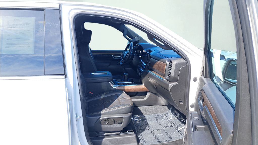 Used 2022 Chevrolet Silverado 1500 High Country w/ Z71 Off-Road Package AWD/4WD image 16