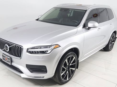 Used 2022 Volvo XC90 T6 Momentum w/ Climate Package image 24