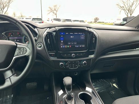 Used 2023 Chevrolet Traverse LT AWD/4WD image 12