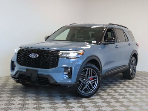 Used 2025 Ford Explorer ST-Line w/ Premium Package image 1