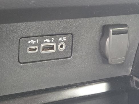Used 2023 Nissan Altima 2.5 SV FWD image 4