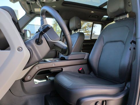 Used 2024 Land Rover Defender 110 S image 17