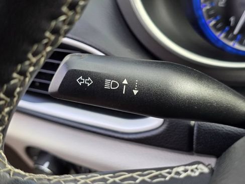 Used 2022 Chrysler Pacifica Touring-L FWD image 35