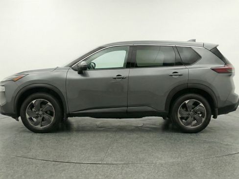 Used 2025 Nissan Rogue SV image 5