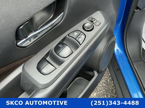 Used 2022 Nissan Kicks SR image 22