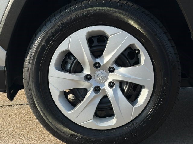 Certified 2025 Toyota RAV4 LE FWD image 30