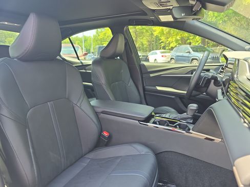 Used 2025 Toyota Camry XSE w/ Premium Package FWD image 10
