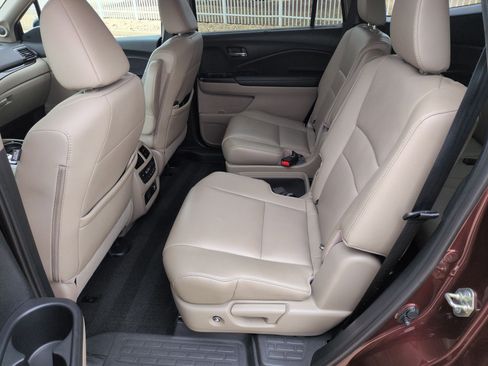 Certified 2020 Honda Pilot Touring image 25