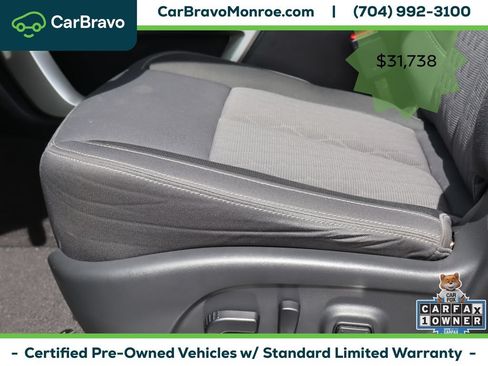 Used 2021 Nissan Titan SV w/ SV Convenience Package AWD/4WD image 16