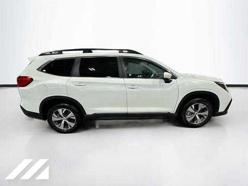 Used 2025 Subaru Ascent Premium image 4