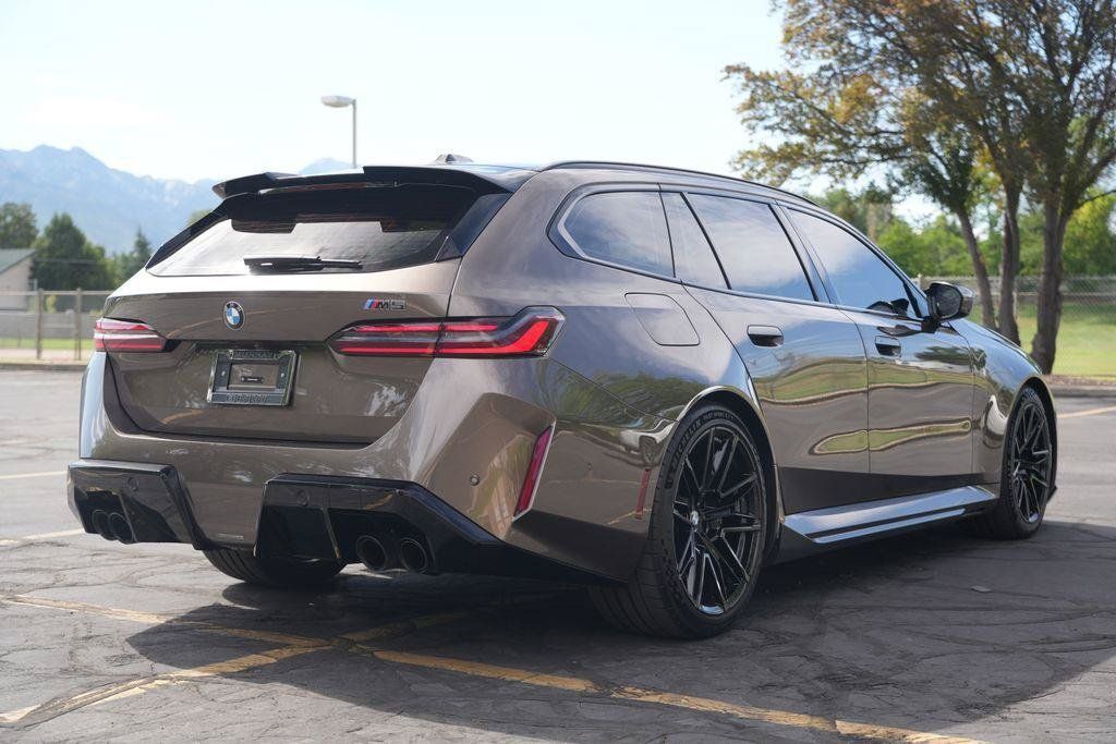 Used 2026 BMW M5 Touring AWD/4WD image 5