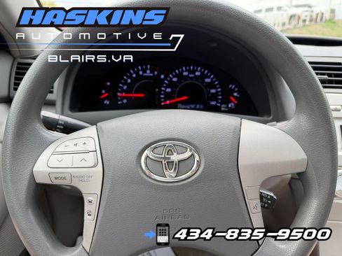 Used 2010 Toyota Camry LE FWD image 33