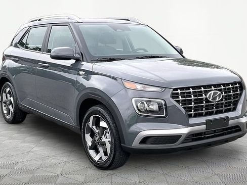 Used 2026 Hyundai Venue SEL FWD image 1