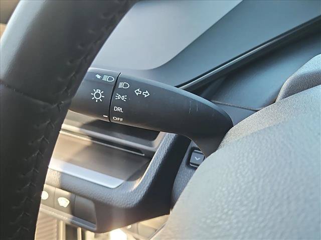 Used 2025 Toyota Prius LE FWD image 15
