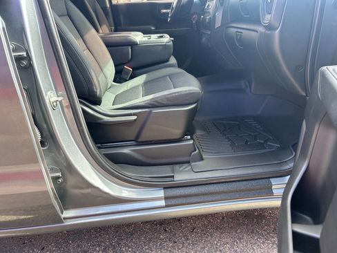 Used 2019 Chevrolet Silverado 1500 Custom Trail Boss w/ Custom Convenience Package AWD/4WD image 25
