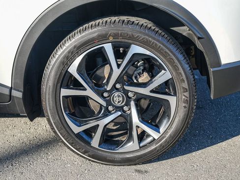 Used 2018 Toyota C-HR XLE image 12