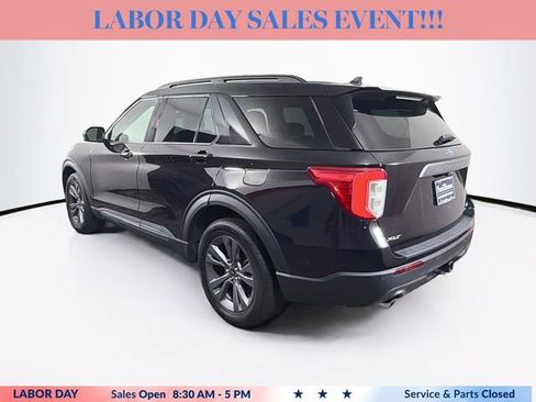 Used 2023 Ford Explorer XLT w/ Equipment Group 202A AWD/4WD image 5