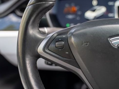 Used 2020 Tesla Model X Long Range image 33