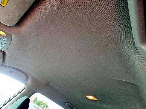 Used 2016 Nissan Rogue SV w/ SV Premium Package image 12