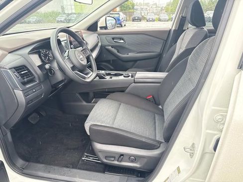 Used 2023 Nissan Rogue SV image 17