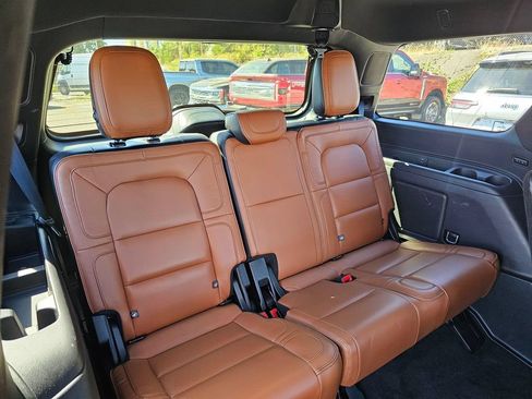 Used 2019 Lincoln Navigator Reserve AWD/4WD image 11