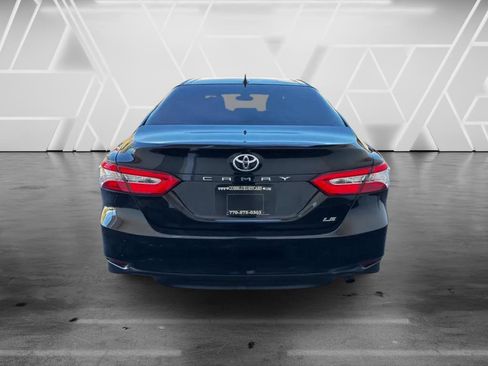 Used 2019 Toyota Camry LE image 9