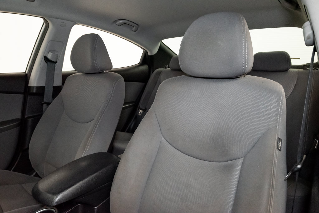 Used 2014 Hyundai Elantra SE w/ Option Group 02 FWD image 12
